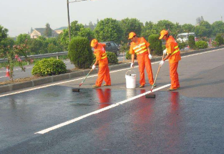 赣州 彩色路面喷漆维修改色的使用寿命有多长？